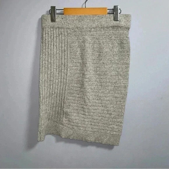 Club Monaco Skirt - Picture 2 of 5